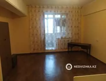 1-комнатная квартира, этаж 2 из 5, 32 м², миниатюра 2