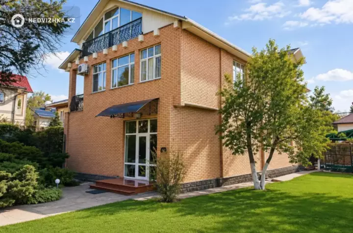 6-комнатный дом, 19 соток, 470 м², На длительный срок