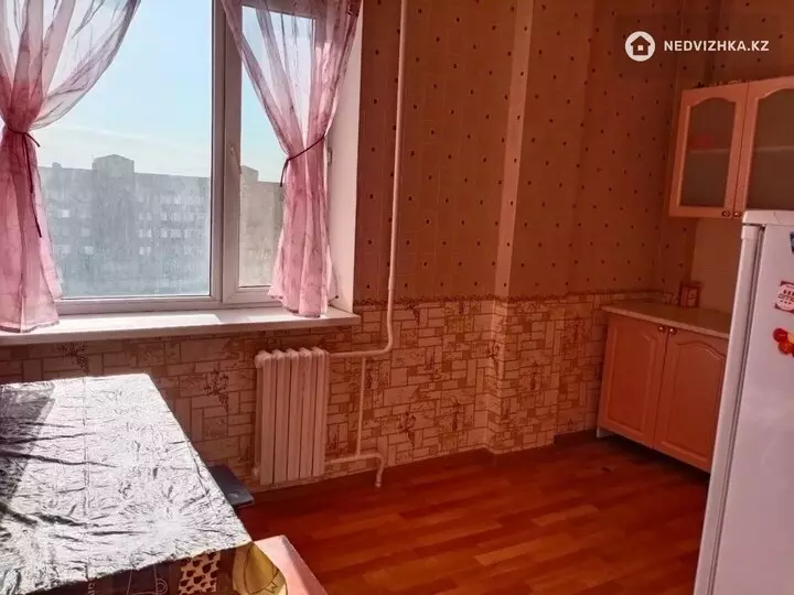 1-комнатная квартира, этаж 9 из 13, 42 м², фотография 2
