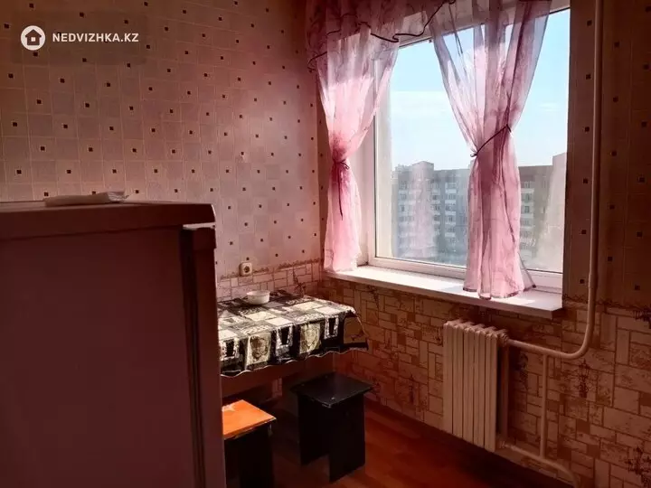 1-комнатная квартира, этаж 9 из 13, 42 м²