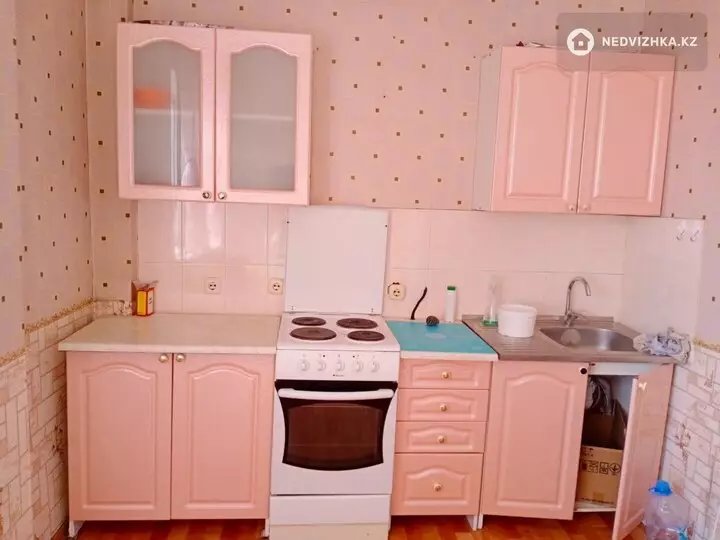 1-комнатная квартира, этаж 9 из 13, 42 м², фотография 4