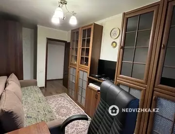 3-комнатная квартира, этаж 3 из 4, 63 м², миниатюра 3