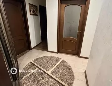 3-комнатная квартира, этаж 3 из 4, 63 м², миниатюра 2