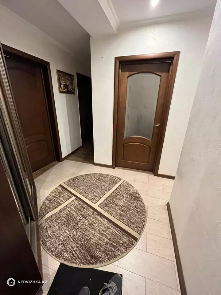 3-комнатная квартира, этаж 3 из 4, 63 м², фотография 2