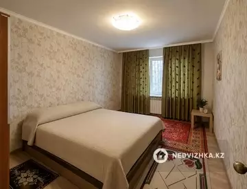 3-комнатная квартира, этаж 1 из 5, 66 м², миниатюра 1