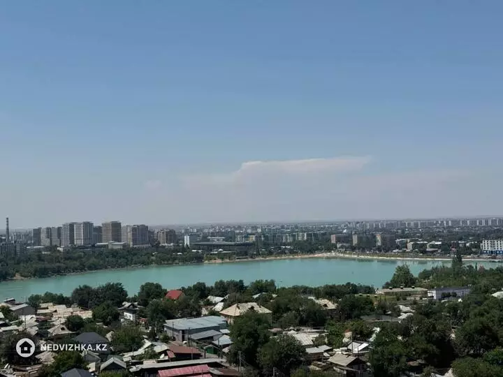 2-комнатная квартира, этаж 14 из 19, 70 м², фотография 2