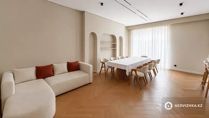 4-комнатный таунхаус, 1 соток, 245 м², фотография 2