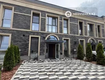 4-комнатный таунхаус, 1 соток, 245 м², миниатюра 1