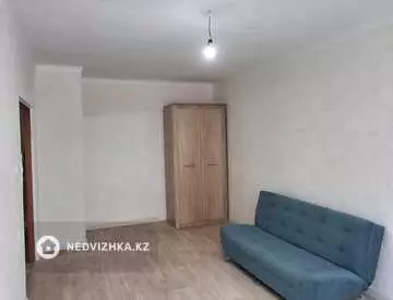 1-комнатная квартира, этаж 2 из 9, 41 м², миниатюра 2