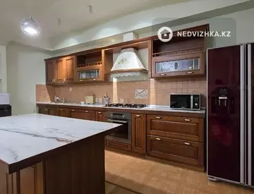 6-бөлмелі үй, 10 соттық, 600 м², На длительный срок, 3-нобай
