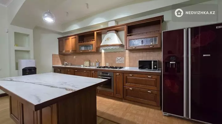 6-комнатный дом, 10 соток, 600 м², На длительный срок, фотография 3