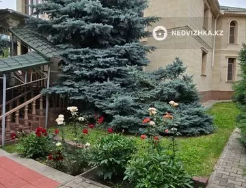 6-бөлмелі үй, 10 соттық, 600 м², На длительный срок, 1-нобай