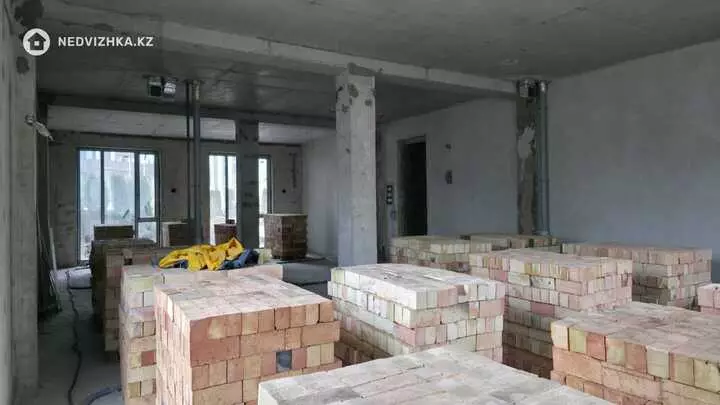 4-комнатная квартира, этаж 1 из 3, 230 м², фотография 5