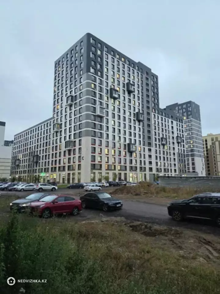 3-комнатная квартира, этаж 4 из 9, 85 м²