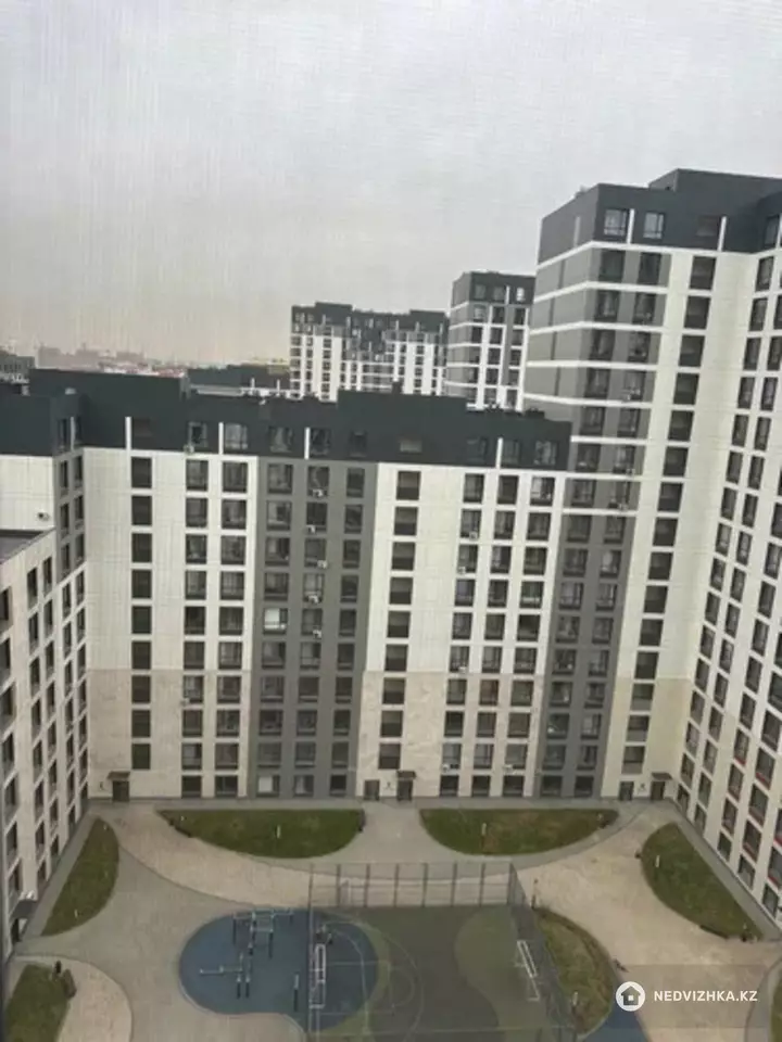 3-комнатная квартира, этаж 4 из 9, 85 м², фотография 3