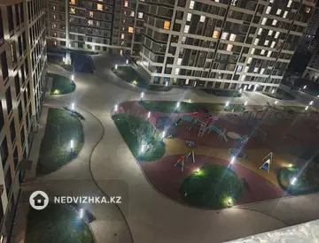 3-комнатная квартира, этаж 9 из 9, 85 м², миниатюра 1