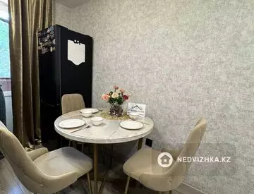 2-комнатная квартира, этаж 3 из 5, 53 м², миниатюра 7