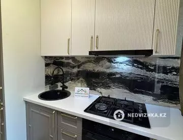 2-комнатная квартира, этаж 3 из 5, 53 м², миниатюра 10