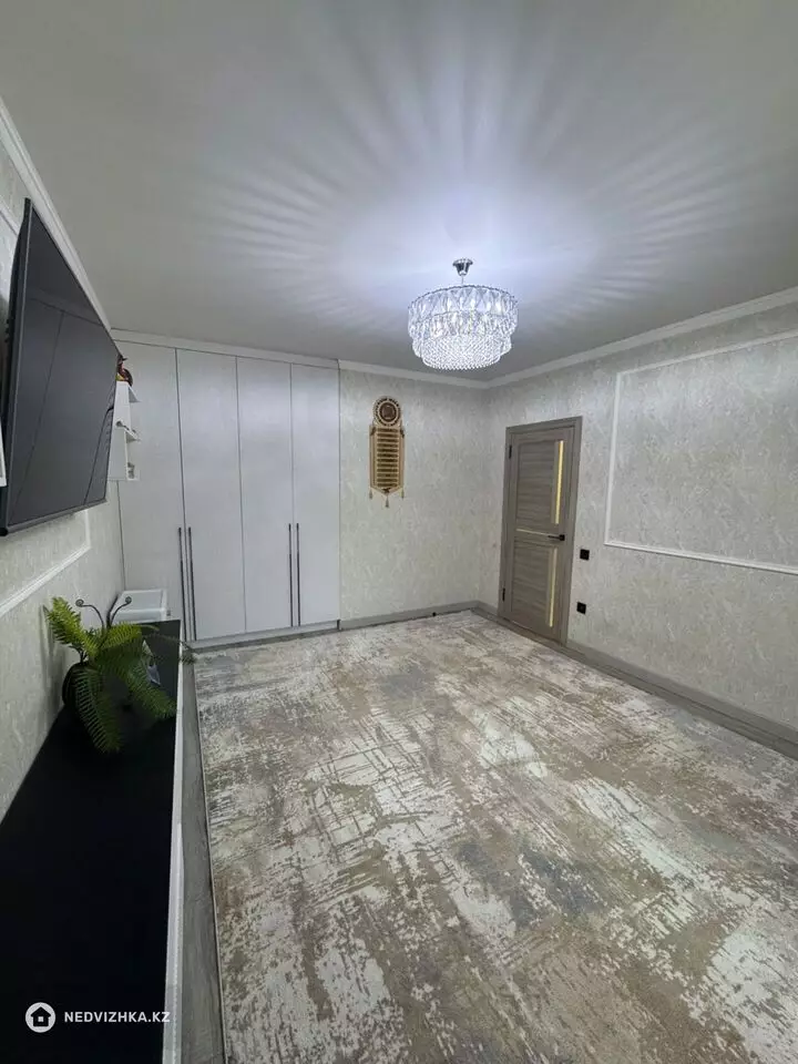 2-комнатная квартира, этаж 3 из 5, 53 м², фотография 4