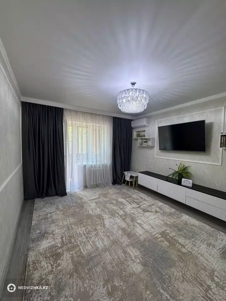 2-комнатная квартира, этаж 3 из 5, 53 м², фотография 3