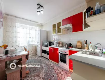 2-комнатная квартира, этаж 12 из 12, 61 м², миниатюра 1