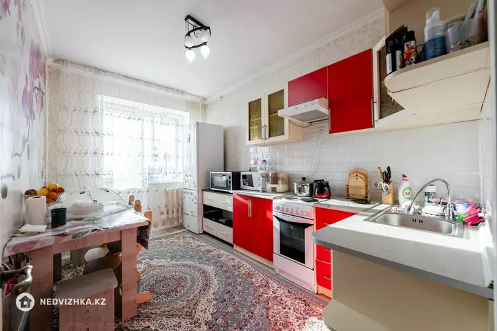 2-комнатная квартира, этаж 12 из 12, 61 м²