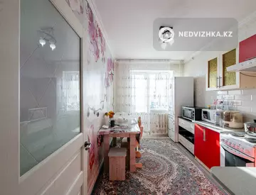 2-комнатная квартира, этаж 12 из 12, 61 м², миниатюра 2