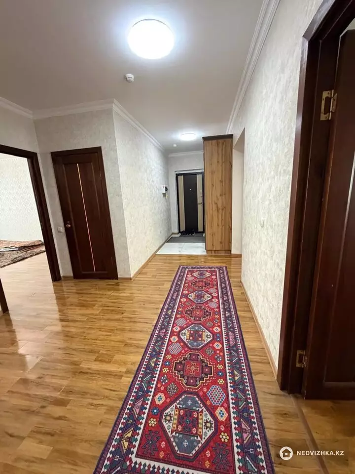 3-комнатная квартира, этаж 13 из 16, 110 м², фотография 2