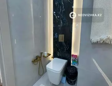 2-комнатная квартира, этаж 6 из 13, 70 м², миниатюра 10