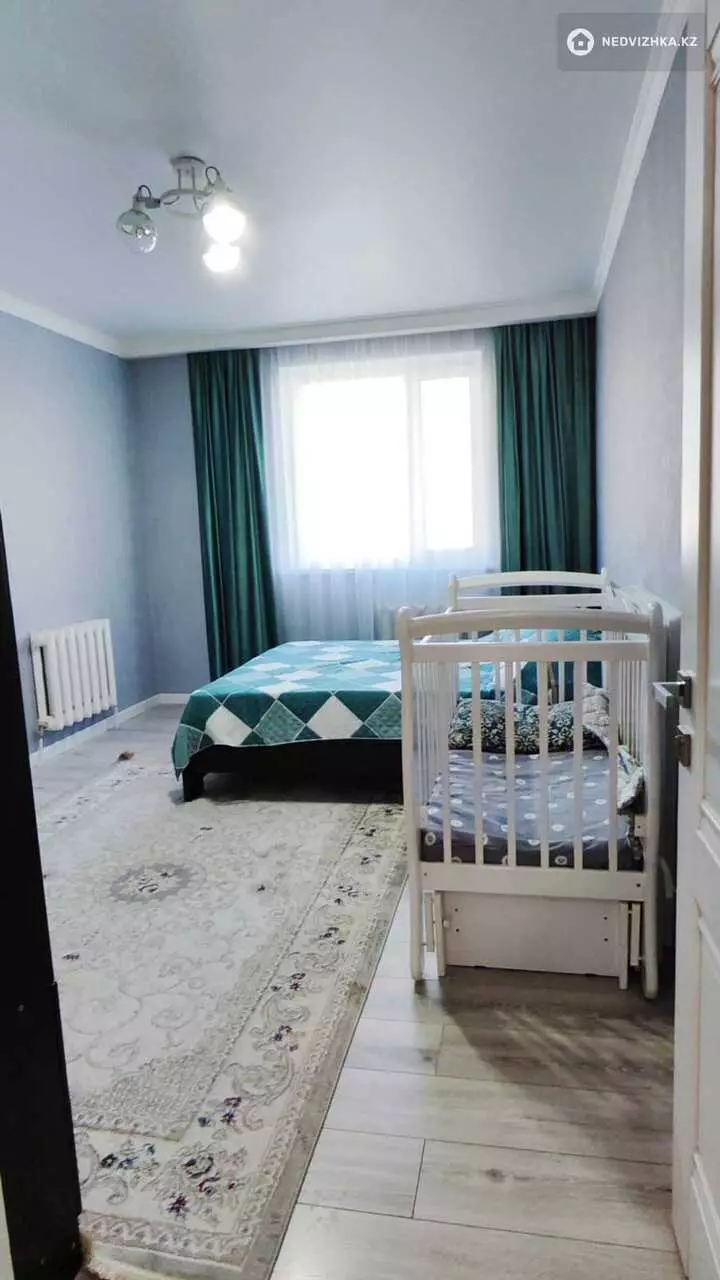 3-комнатная квартира, этаж 15 из 18, 81 м², фотография 2