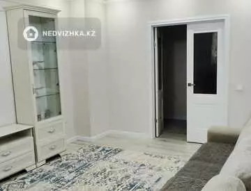 3-комнатная квартира, этаж 15 из 18, 81 м², миниатюра 9