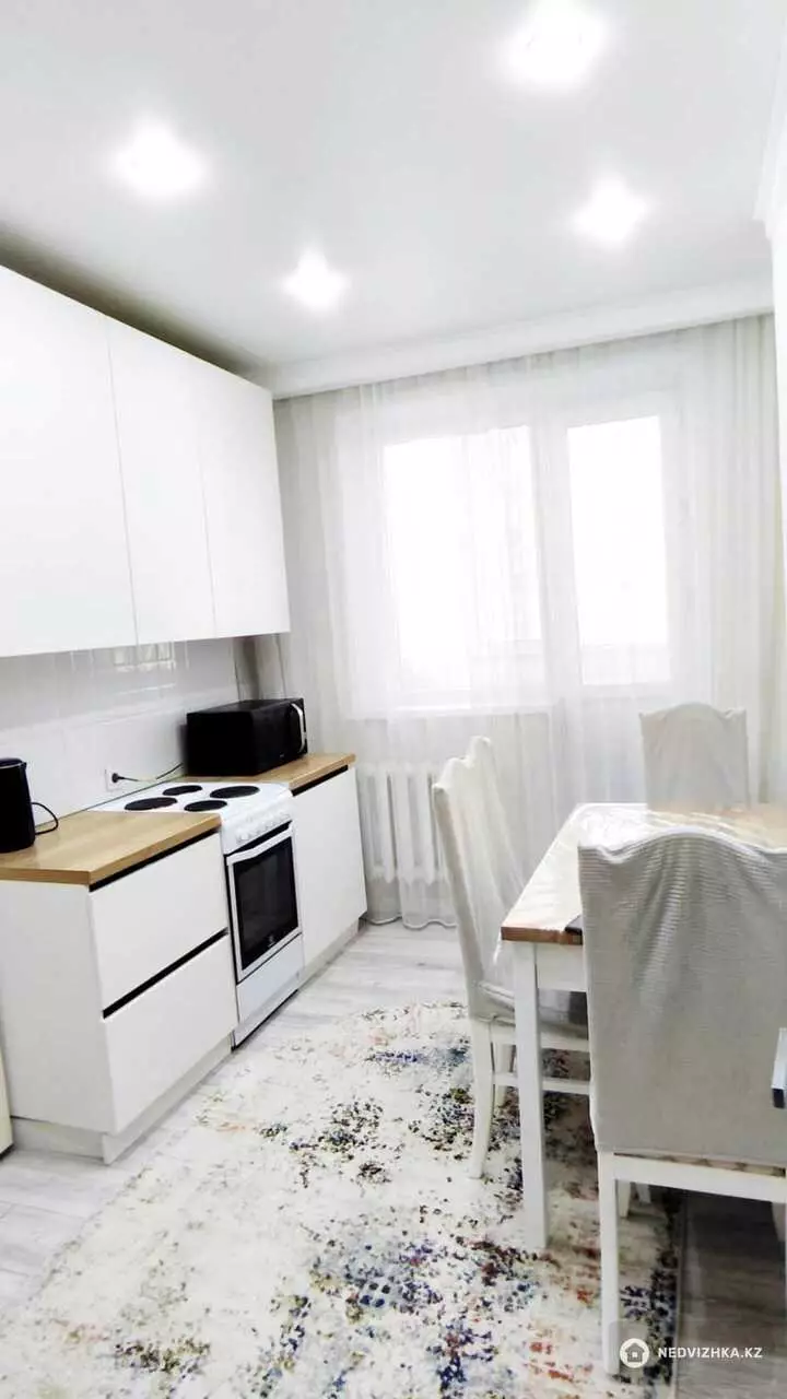 3-комнатная квартира, этаж 15 из 18, 81 м², фотография 3