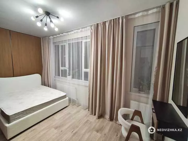 2-комнатная квартира, этаж 12 из 14, 62 м², фотография 2
