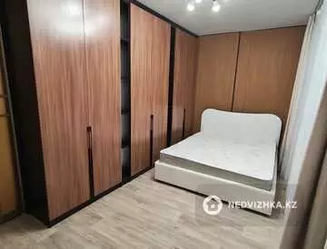 2-комнатная квартира, этаж 12 из 14, 62 м², миниатюра 3