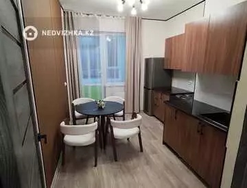 2-комнатная квартира, этаж 12 из 14, 62 м², миниатюра 7