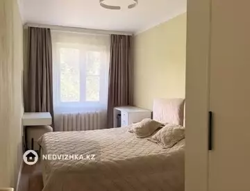 3-комнатная квартира, этаж 4 из 5, 60 м²