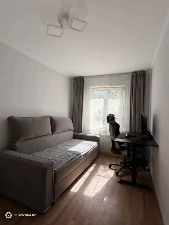 3-комнатная квартира, этаж 4 из 5, 60 м², фотография 3
