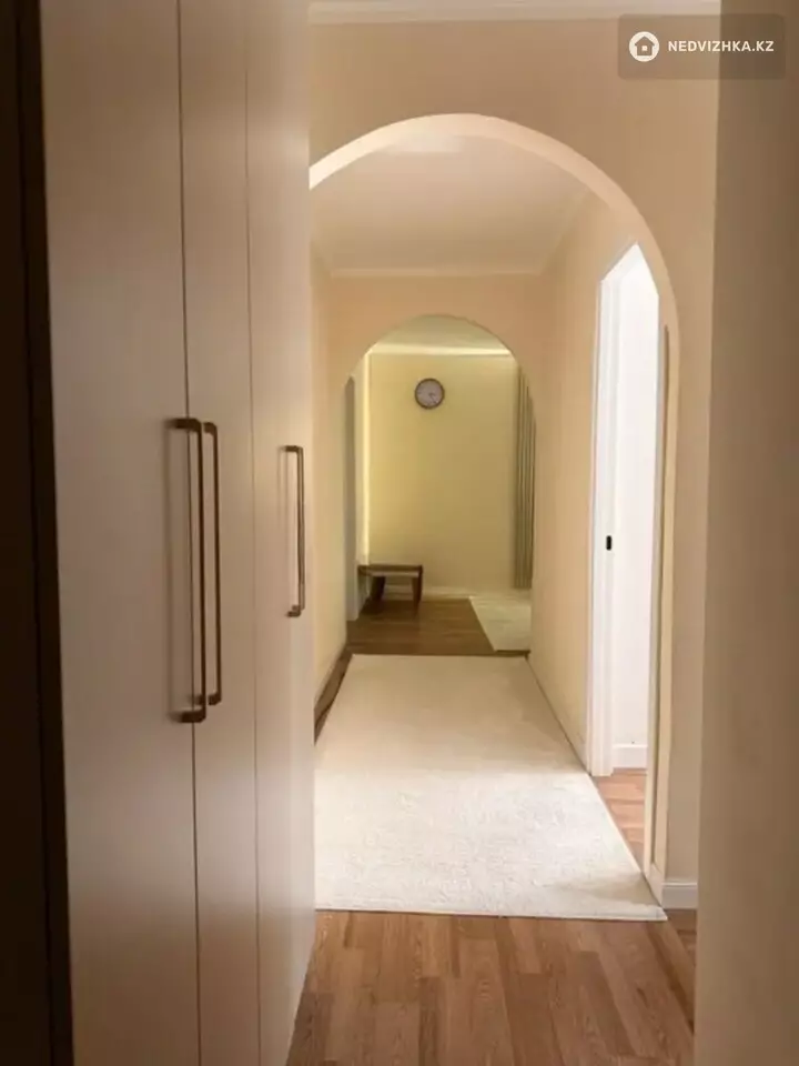3-комнатная квартира, этаж 4 из 5, 60 м², фотография 4