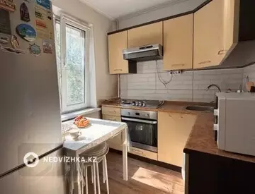 3-комнатная квартира, этаж 4 из 5, 60 м²