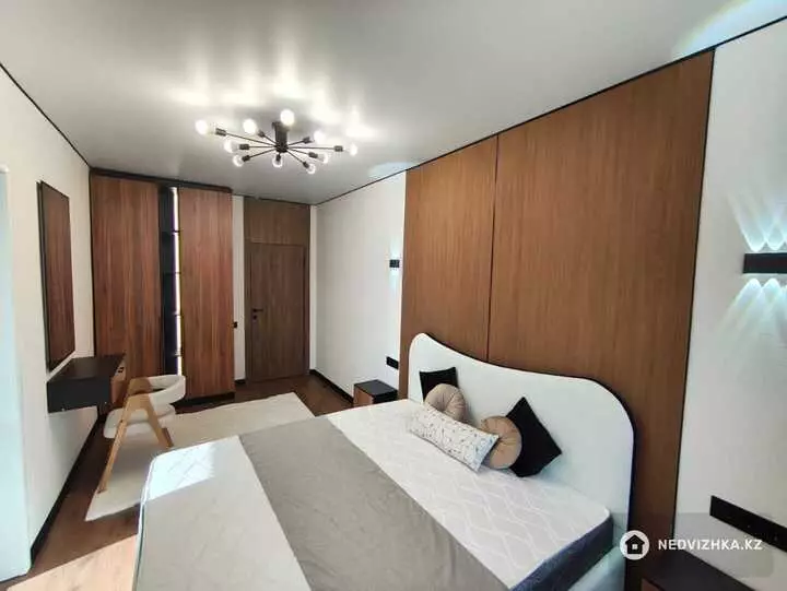 5-комнатная квартира, этаж 2 из 10, 125 м², фотография 3