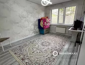 2-комнатная квартира, этаж 1 из 5, 48 м², миниатюра 1