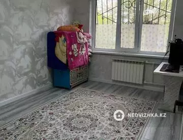 2-комнатная квартира, этаж 1 из 5, 48 м², миниатюра 2