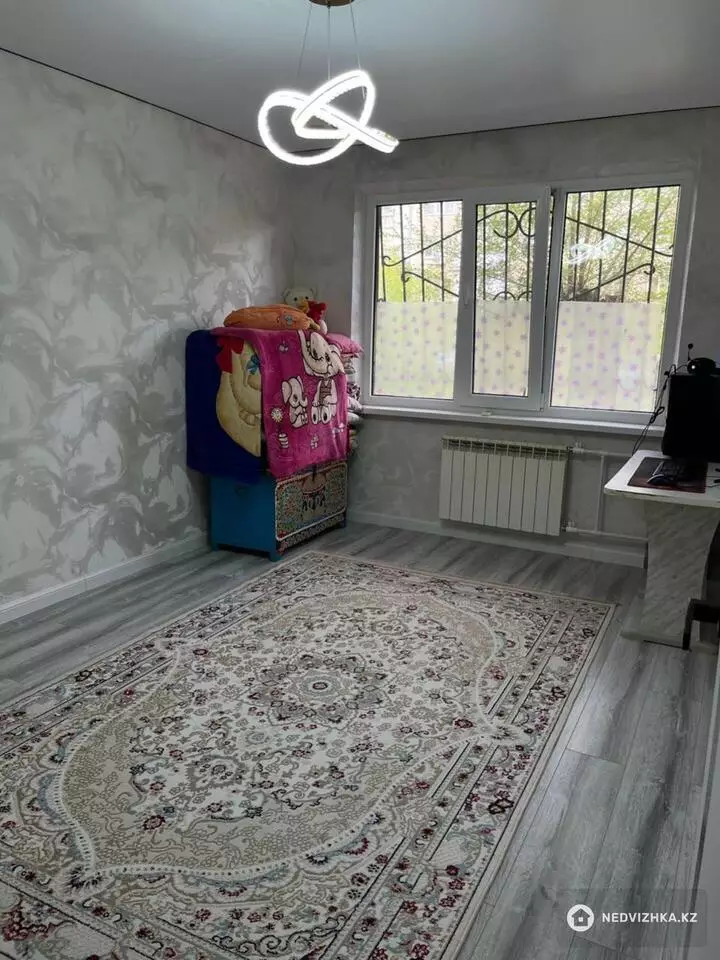 2-комнатная квартира, этаж 1 из 5, 48 м², фотография 2