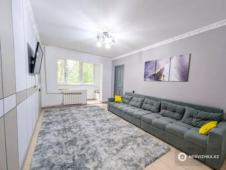 2-комнатная квартира, этаж 2 из 5, 42 м², фотография 2