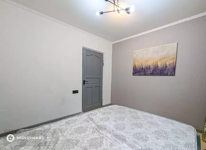 2-комнатная квартира, этаж 2 из 5, 42 м², фотография 4