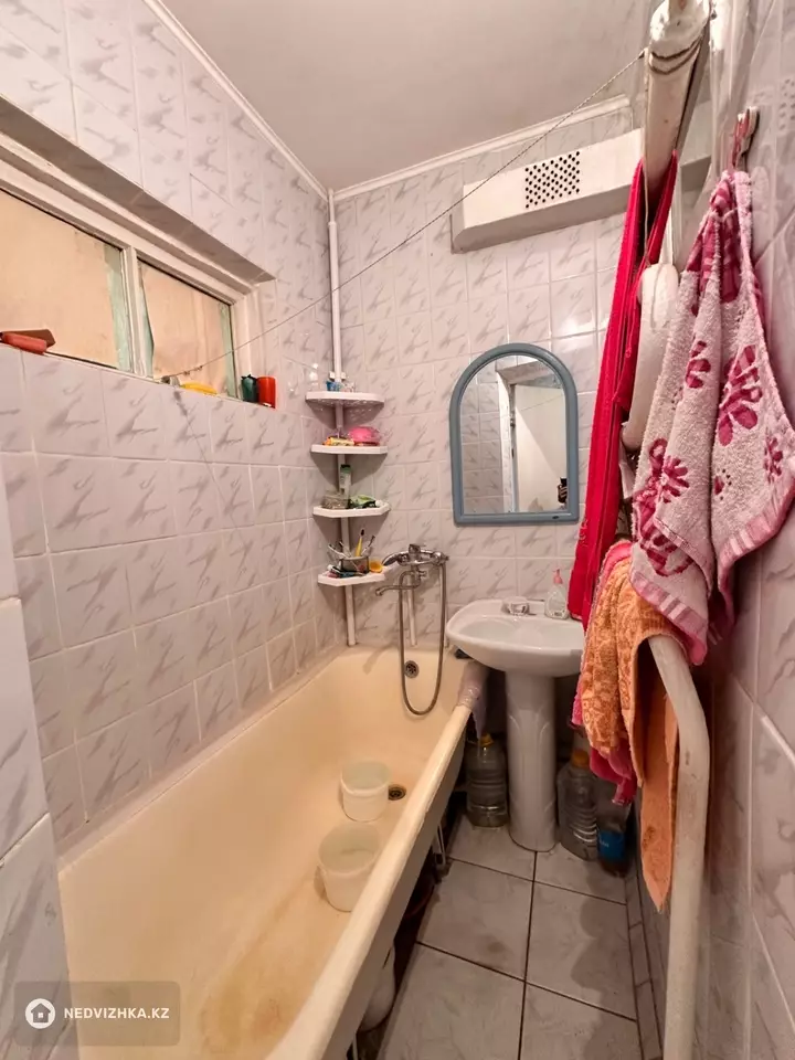 2-комнатная квартира, этаж 3 из 5, 43 м², фотография 4