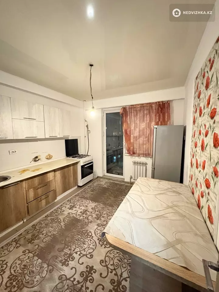 2-комнатная квартира, этаж 5 из 10, 60 м², фотография 2