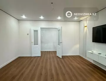 4-комнатная квартира, этаж 8 из 10, 83 м², миниатюра 4