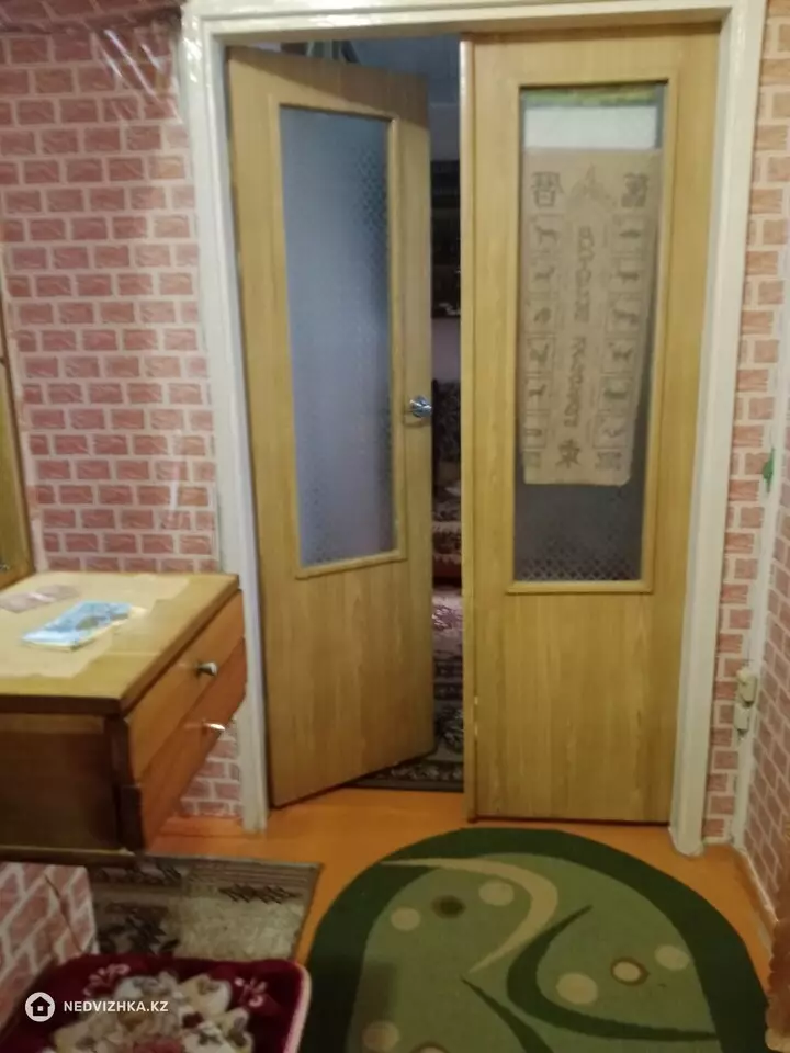 3-комнатная квартира, этаж 5 из 5, 60 м², фотография 2