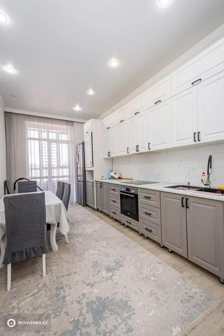 2-комнатная квартира, этаж 9 из 9, 70 м², фотография 2